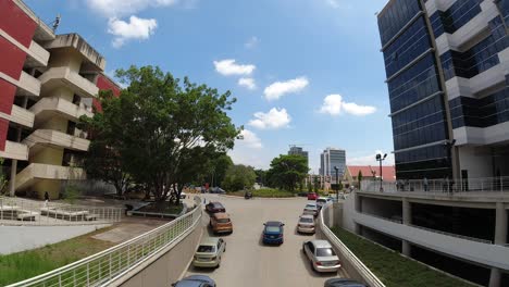 Zeitraffer-Des-Straßenverkehrs-Auf-Dem-Campus-Der-Autonomen-Universität-Von-Honduras