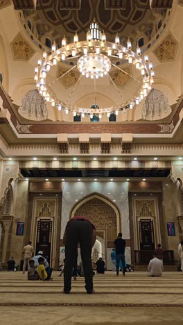 UAE:-Faithful-offer-a-prayer-in-Sheikh-Rashid-Bin-Maktoum-Bin-Rashid-Mosque-in-Dubai,-United-Arab-Emirates