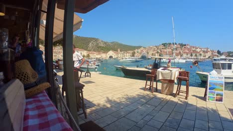 Food-and-Beverage-Shops-at-Waterfront-Promenade,-Hvar-Croatia