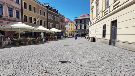 Der-Alte-Marktplatz-In-Der-Schönen,-Farbenfrohen-Touristenstadt-Lublin