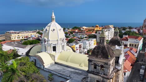 Mittelalterliches-Gebäude-In-Cartagena-De-Indias-In-Bolivar,-Kolumbien