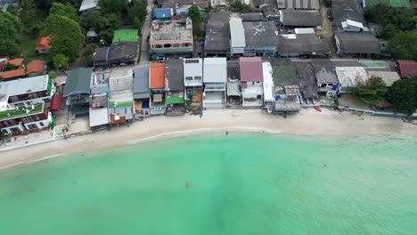 Aerial-view-of-Chaloklum-Beach-on-Koh-Phangan,-Thailand