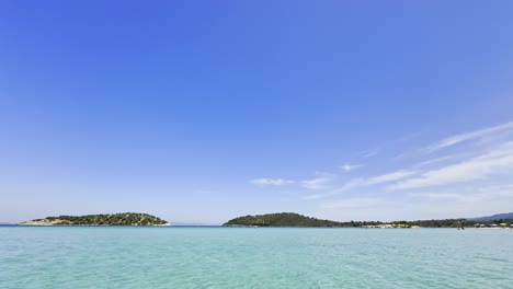 Clean-blue-flag-beaches-of-Halkidiki-Peninsula,-Greece