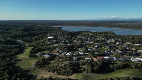 Preston-beach-town-with-houses-and-homes-during-sunlight-in-Australia