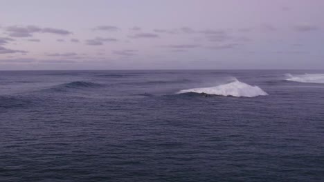 Vista-Aérea-De-La-Tranquila-Costa-Norte-De-Oahu,-Hawai