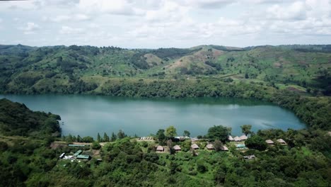 Safari-Luxury-Lodges-Near-Lake-Nyiambuga-In-Fort-Portal,-Western-Uganda