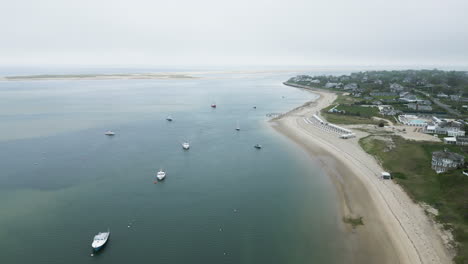 Boats-On-Harbor-In-Chatham,-Cape-Cod,-Massachusetts