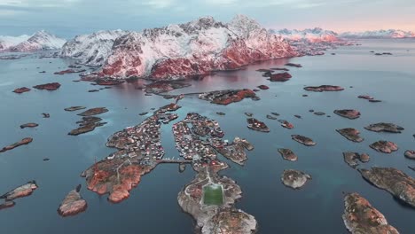 Vista-Aérea-Del-Hermoso-Paisaje-De-Las-Islas-Lofoten-Durante-El-Invierno