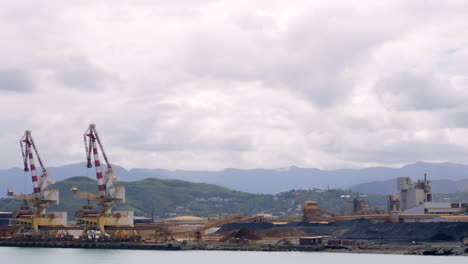 Amplia-Zona-Del-Puerto-De-Carga-Donde-Se-Carga-El-Hierro-En-Los-Barcos.