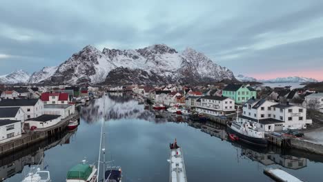 Vista-Aérea-Del-Hermoso-Paisaje-De-Las-Islas-Lofoten-Durante-El-Invierno