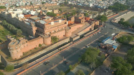 Vista-Aérea-Del-Fuerte-Junagarh,-Este-Es-Uno-De-Los-Lugares-Más-Cuidados-Para-Visitar-En-Bikaner.