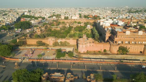 Vista-Aérea-Del-Fuerte-Junagarh,-Este-Es-Uno-De-Los-Lugares-Más-Cuidados-Para-Visitar-En-Bikaner.