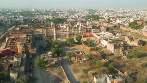 Vista-Aérea-Del-Fuerte-Junagarh,-Este-Es-Uno-De-Los-Lugares-Más-Cuidados-Para-Visitar-En-Bikaner.