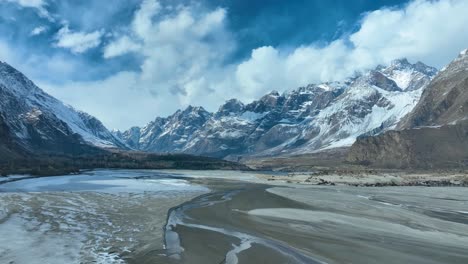 Aerial-view-of-snow-covered-peaks-in-Skardu,-Pakistan-during-daytime