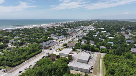 Toma-De-Drone-De-La-Ciudad-De-Emerald-Isle,-Carolina-Del-Norte.