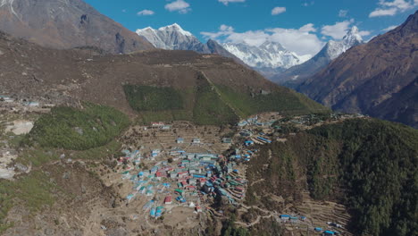 Drone-captures-Namche-Bazaar-in-the-Everest-region,-Nepal,-within-Sagarmatha-National-Park