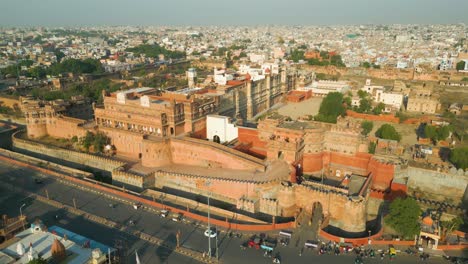 Vista-Aérea-Del-Fuerte-Junagarh,-Este-Es-Uno-De-Los-Lugares-Más-Cuidados-Para-Visitar-En-Bikaner.