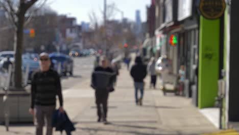 Personas-Caminando-En-El-Centro-De-Toronto-En-La-Acera-De-Negocios.