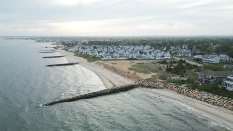 Luxury-modern-neighborhood-at-Beach-on-Nantucket-Island,-USA