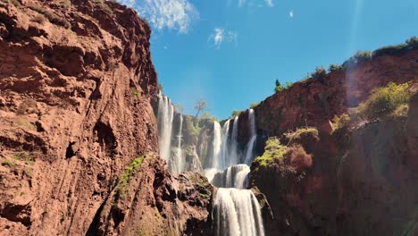 Cascada-Ouzoud-Cae-Alto-Naturaleza-Natural-Marruecos,-Norte-De-África