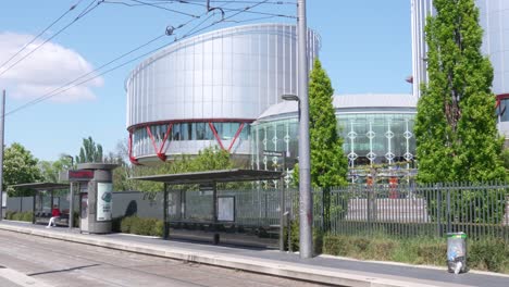 Gebäude-Des-Europäischen-Gerichtshofs-Für-Menschenrechte-In-Straßburg,-Frankreich---Ein-Internationaler-Gerichtshof,-Gegründet-Durch-Die-Europäische-Menschenrechtskonvention