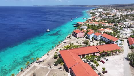 Strandresort-In-Kradendijk-Auf-Bonaire,-Niederländische-Antillen