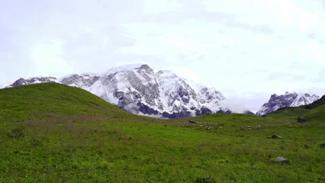 Landscape-view-of-snow-covered-mountain-range-in-Nepal