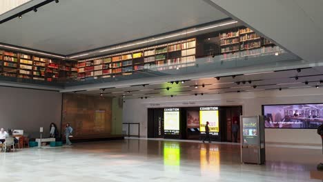 Inside-The-Weston-Library,-part-of-the-Bodleian-Library,-the-main-research-library-of-University-of-Oxford-in-England-UK