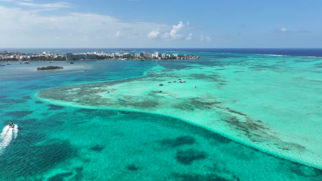 Aquarium-Bay-At-San-Andres-Providencia-Y-Santa-Catalina-Colombia