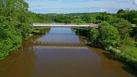 Puente-Pont-De-Pritz-Sobre-El-Río-Mayenne,-Frontera-Entre-Laval-Y-Change,-Francia