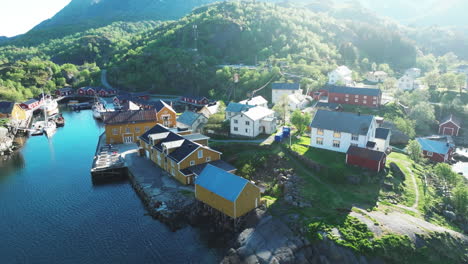 Nusfjord:-Un-Pueblo-Pesquero-Capturado-Desde-El-Cielo-En-Primavera,-Islas-Lofoten,-Noruega