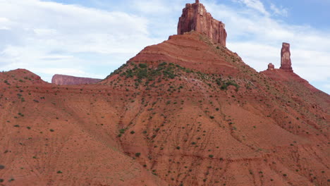 Gran-Formación-Rocosa-Natural,-Parriot-Mesa,-En-El-Desierto-De-Utah,-Moab