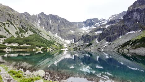 Tatras-mountains,-Black-Pond,-mountain-lake