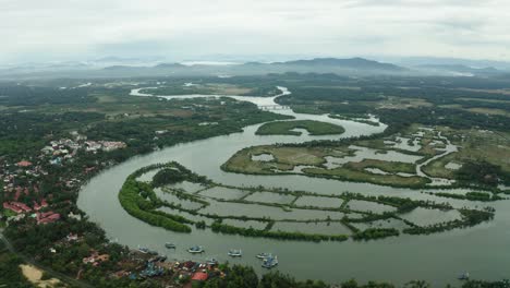 Unterwasser-Und-Gezeiten-Naturnah-Viele-Große-Gärten-Sind-Sichtbar