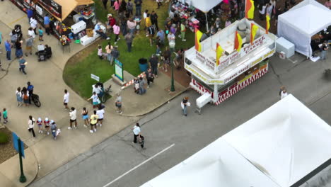 Food-Stalls-At-Crowded-Venue-Of-50th-Dogwood-Festival-In-Siloam-Springs,-Arkansas