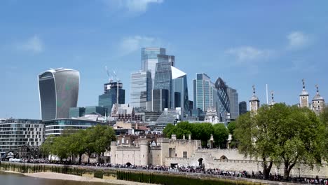 London-Skyline-And-Tower-Of-London-On-North-Bank-Of-River-Thames-In-London,-UK