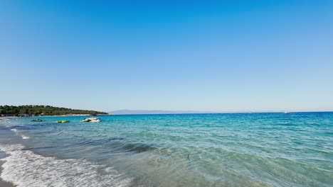 Clean-blue-flag-beaches-of-Halkidiki-Peninsula,-Greece