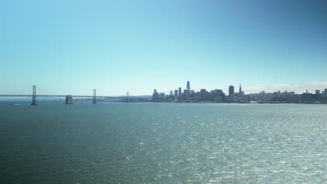 Rotierende-Luftaufnahmen-Von-Treasure-Island-In-Der-San-Francisco-Bay-Area,-Kalifornien