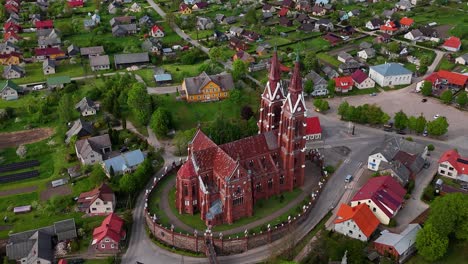 Drone-Orbitando-Alrededor-De-St