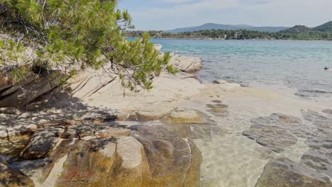 Playas-Limpias-Con-Bandera-Azul-De-La-Península-De-Halkidiki,-Grecia.