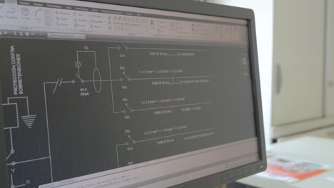 Computerbildschirm-Mit-Einem-Plan-Zur-Elektrischen-Installation-Eines-Hauses