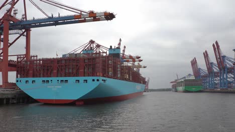 Hamburg-port-view-on-a-cloudy-day