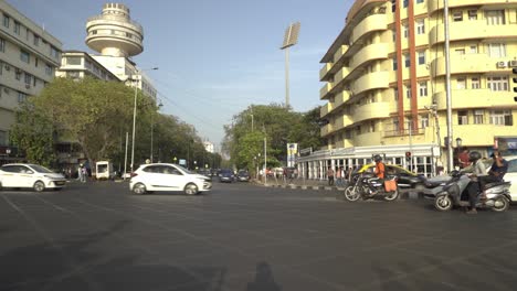 Mumbai-road-traffic,-Marine-Drive-signal