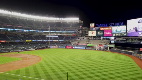 Yankee-Stadium-screen-thanking-you-for-the-visit-and-wishing-you-a-safe-return-home