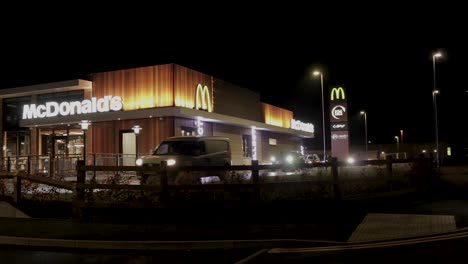 Se-Acaba-De-Abrir-Un-Nuevo-Restaurante-Macdonalds-En-Oakham,-En-El-Condado-De-Rutland,-Inglaterra.