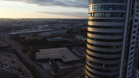 Aerial-Drone-shot-rotating-around-Bridgewater-Place,-Leeds-City-Centre,-West-Yorkshire,-England,-UK