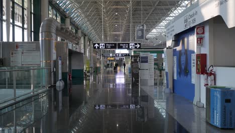 Empty-airport-in-Rome,-coronavirus-in-Italy,-steady-shot