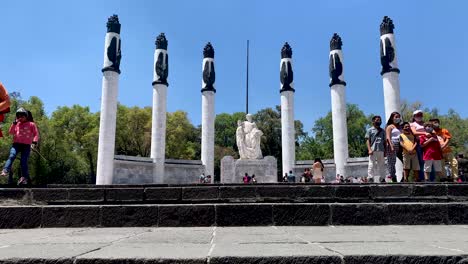 Timelapse-at-Ninos-heores-monument-in-mexico-city