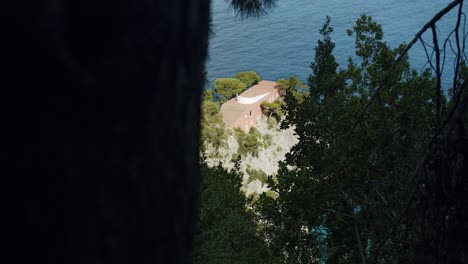 View-of-Villa-Malaparte,-one-of-the-historical-buildings-of-the-island-of-Capri,-in-Italy---03