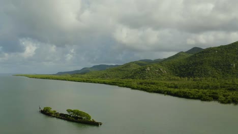 Drone-hyperlapse-of-shipwreck-of-Magnetic-Island,-Queensland-Australia